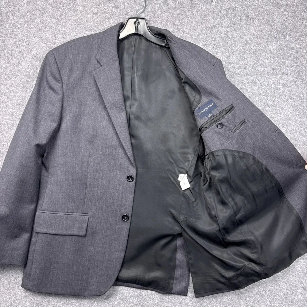 Banana Republic Mens Wool‎ Suit 42S Blazer 36/32 Tailored Pants Charcoal Gray